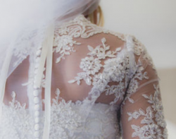 Une jolie robe de mariée ....